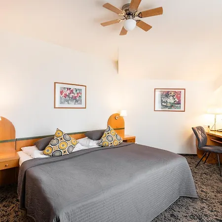 Troja Hotell 4*