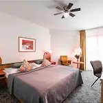 Troja 4* Prague