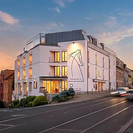Hotel Troja 4*