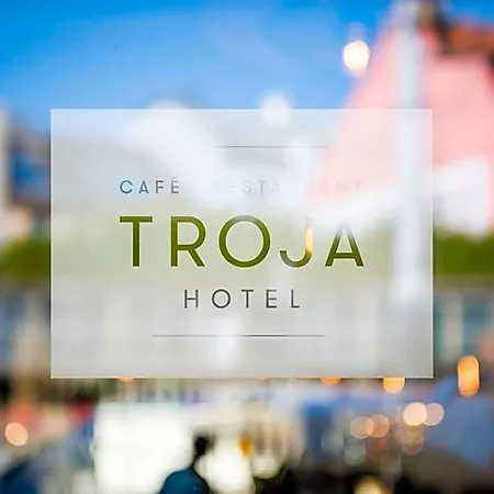 Troja 4*