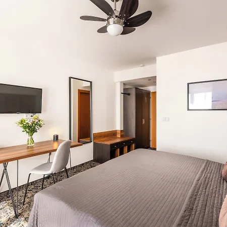 Hotel Troja 4*