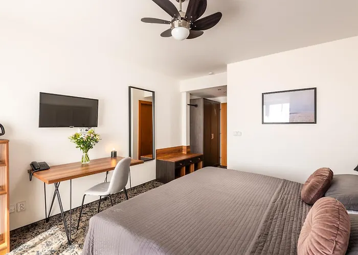 Troja Hotel 4*