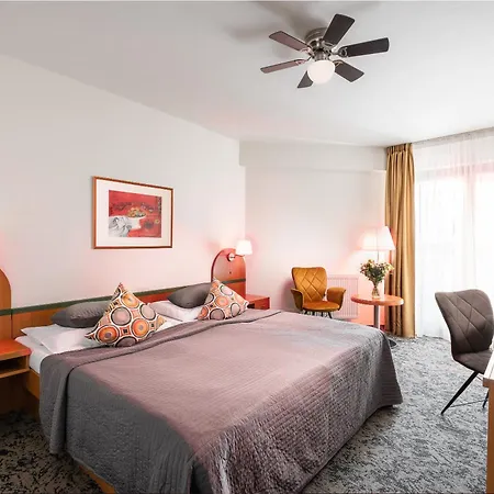 Troja 4* Prague
