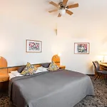 Troja Hotel 4*